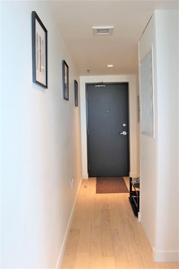 וויניפג Luxury Skyline Condo In Downtown Free 24/7 Parking מראה חיצוני תמונה
