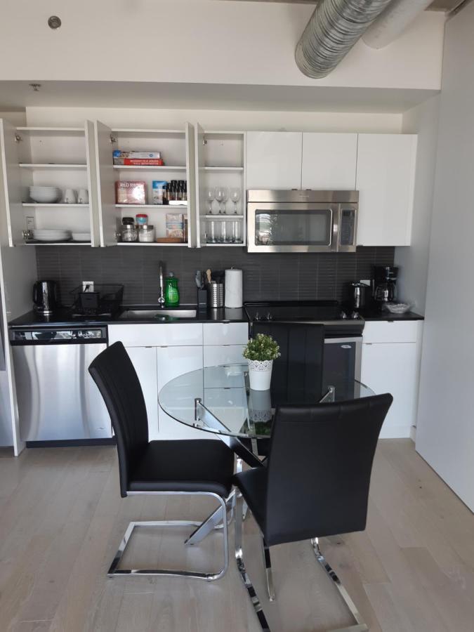 וויניפג Luxury Skyline Condo In Downtown Free 24/7 Parking מראה חיצוני תמונה