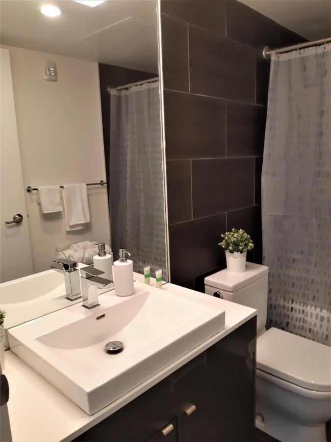 וויניפג Luxury Skyline Condo In Downtown Free 24/7 Parking מראה חיצוני תמונה